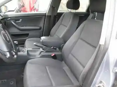 Veículo de Sucata audi a4 berlina (8e) 1.9 tdi (96kw) do ano 2003 alimentado awx