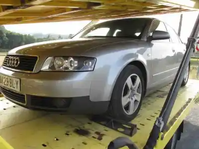 Vehicul casat audi a4 berlina (8e) 2.5 v6 24v tdi al anului 2001 alimentat ake