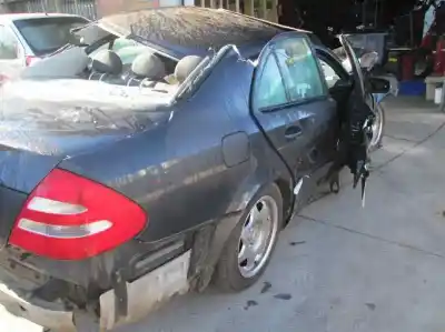 Veículo de Sucata mercedes-benz clase e (w211) e 240 (211.061) do ano 2002 alimentado m 112.917