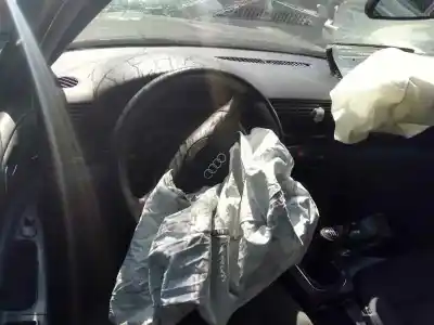 Veículo de Sucata audi a4 berlina (b5) 1.9 tdi do ano 2003 alimentado 