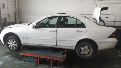 Veicolo di demolizione MERCEDES                                           CLASE C (W203)                                                                                                                                                                                                                                             C 220 CDI (203.006)                                                                                                                                                                                                                                        dell'anno 2000 alimentato 611962