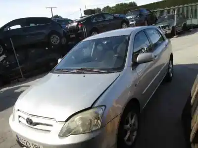Veículo de Sucata toyota corolla (e12) 2.0 d-4d linea luna berlina do ano 2004 alimentado 1cdftv