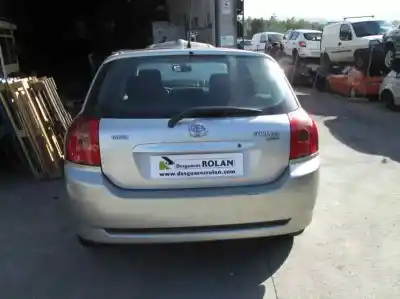 Veículo de Sucata toyota corolla (e12) 2.0 d-4d linea luna berlina do ano 2004 alimentado 1cdftv