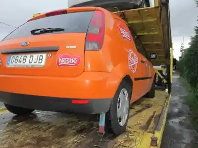 Sloopvoertuig FORD FIESTA (CBK) Ambiente van het jaar 2005 aangedreven F6JA