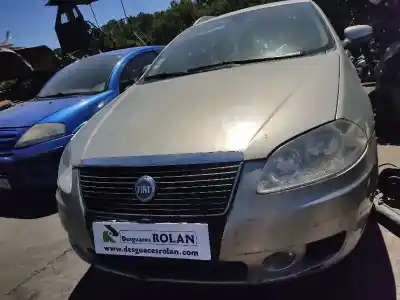 Veículo de Sucata FIAT CROMA (194_) 2.2 16V do ano 2005 alimentado 939A1000