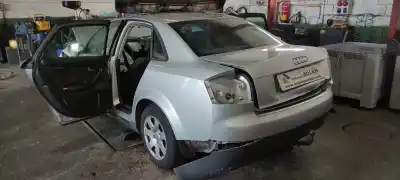 Sloopvoertuig audi a4 berlina (8e) 1.9 tdi (96kw) van het jaar 2001 aangedreven awx