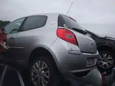 Veicolo di demolizione renault clio iii dynamique dell'anno 2008 alimentato k9k t7