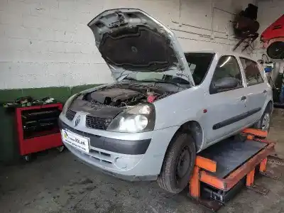 Здавання транспортного засобу RENAULT CLIO II FASE II (B/CB0) 1.5 dCi Diesel року 2002 потужний K9K A7