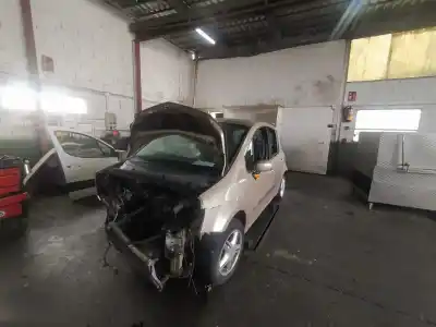 Veículo de Sucata RENAULT MODUS Expression do ano 2005 alimentado K4JG7