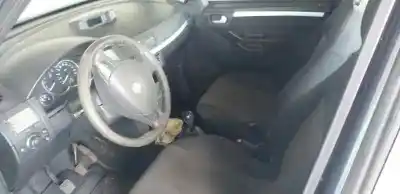 Veicolo di demolizione opel meriva enjoy dell'anno 2004 alimentato z17dth