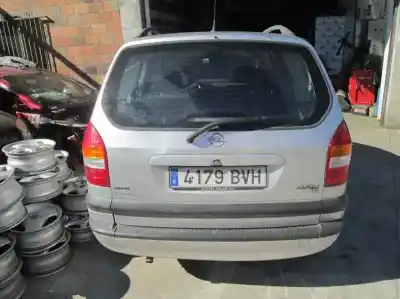 Veicolo di demolizione opel zafira a club dell'anno 2002 alimentato z16xe