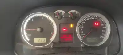 Veicolo di demolizione volkswagen golf iv (1j1) 1.9 tdi dell'anno 2003 alimentato asz