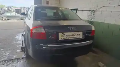 Veículo de Sucata audi a4 berlina (8e) 2.5 v6 24v tdi do ano 2002 alimentado ake
