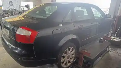 Veículo de Sucata audi a4 berlina (8e) 2.5 v6 24v tdi do ano 2002 alimentado ake