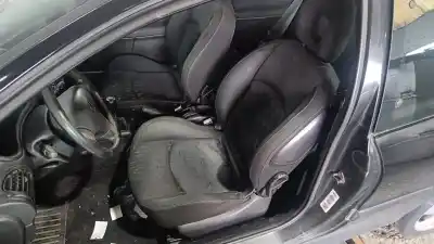 Veículo de Sucata peugeot 206 berlina xs do ano 2001 alimentado rhy