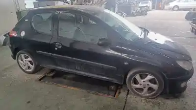 Veículo de Sucata peugeot 206 berlina xs do ano 2001 alimentado rhy