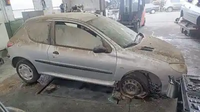 Veículo de Sucata peugeot 206 berlina xr do ano 2002 alimentado kfw