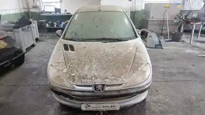 Veículo de Sucata peugeot 206 berlina xr do ano 2002 alimentado kfw