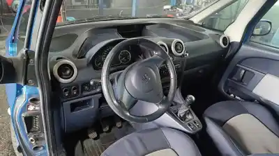 Veicolo di demolizione peugeot 1007 (km_) 1.4 hdi dell'anno 2005 alimentato 8hz