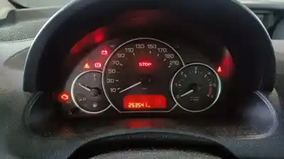 Veicolo di demolizione peugeot 1007 (km_) 1.4 hdi dell'anno 2005 alimentato 8hz