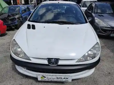 Vehículo de desguace PEUGEOT 206 BERLINA  del año 2000 con motor WJZ