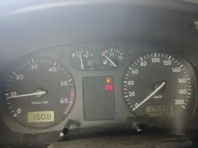 Veículo de Sucata volkswagen polo iii (6n1) 60 1.4 do ano 1999 alimentado aex,akv,apq