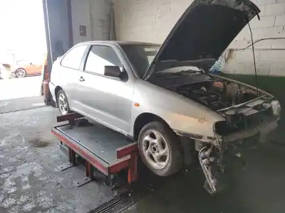 Veículo de Sucata seat cordoba (6k1, 6k2) 1.9 tdi do ano 1999 alimentado afn