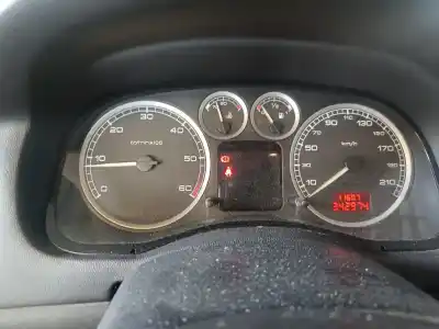 Veículo de Sucata peugeot 307 (3a/c) 2.0 hdi 90 do ano 2001 alimentado rhy (dw10td)