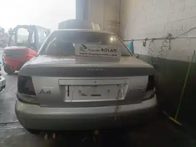 Veicolo di demolizione AUDI A4 B5 (8D2)  dell'anno 1997 alimentato AKN