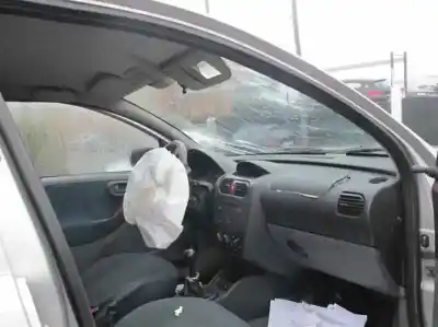 Veicolo di demolizione opel corsa c cosmo dell'anno 2003 alimentato z12xe