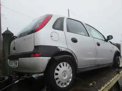 Veicolo di demolizione opel corsa c cosmo dell'anno 2003 alimentato z12xe