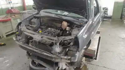 Vehicul casat renault clio ii fase ii (b/cb0) authentique al anului 2005 alimentat k4j c7