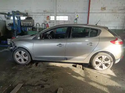 Verschrottungsfahrzeug RENAULT MEGANE III FASTBACK (BZ0/1_, B3_)  des Jahres 2009 angetrieben K9K G8
