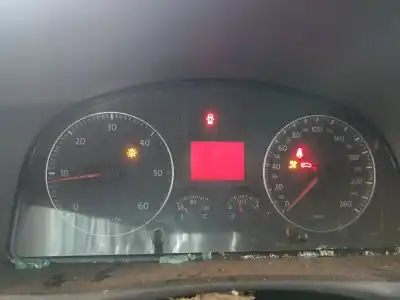 Verschrottungsfahrzeug VOLKSWAGEN TOURAN (1T1, 1T2)  des Jahres 2008 angetrieben BXE