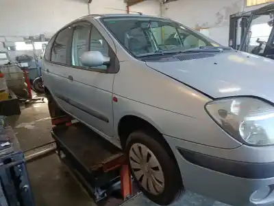 Veicolo di demolizione renault scénic i monospace (ja0/1_, fa0_) 1.9 dti (ja1u) dell'anno 2002 alimentato f9q 744