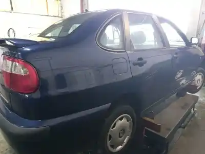 Sloopvoertuig seat cordoba (6k1, 6k2) 1.4 i van het jaar 2000 aangedreven akk