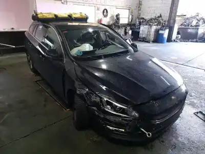 Veículo de Sucata volvo v60 i (155) d2 do ano 2017 alimentado d4204t8