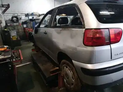 Veicolo di demolizione seat ibiza ii (6k1) 1.4 i dell'anno 2000 alimentato akk