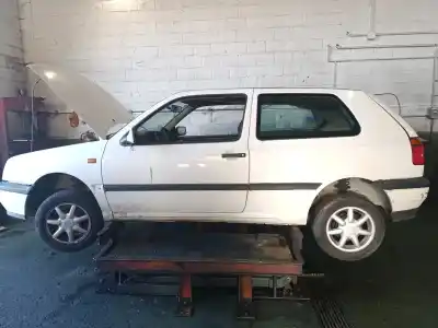 Véhicule à la ferraille volkswagen golf iii (1h1) 1.6 de l'année 1996 alimenté aek
