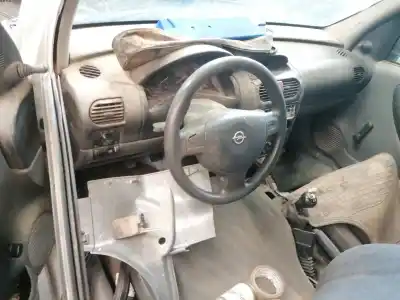 Veículo de Sucata opel combo familiar do ano 2003 alimentado y17dtl