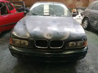 Veicolo di demolizione BMW SERIE 5 BERLINA (E39) 523i dell'anno 1997 alimentato 