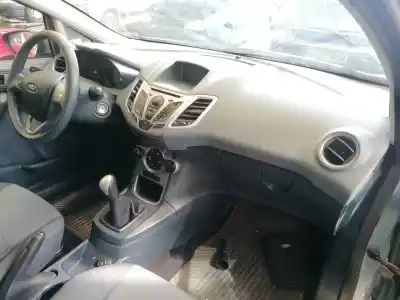 Sloopvoertuig ford fiesta (cb1) trend van het jaar 2011 aangedreven 