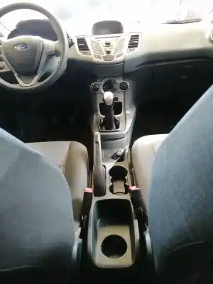 Sloopvoertuig ford fiesta (cb1) trend van het jaar 2011 aangedreven 