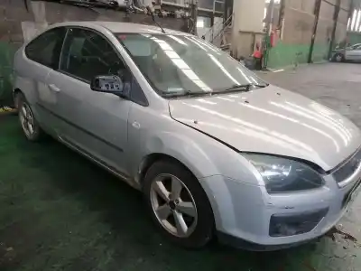 Sloopvoertuig ford focus berlina (cap) 1.6 cat van het jaar 2005 aangedreven 
