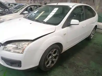 Veículo de Sucata ford focus berlina (cap) ambiente (d) do ano 2007 alimentado 