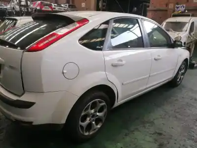 Veículo de Sucata ford focus berlina (cap) ambiente (d) do ano 2007 alimentado 