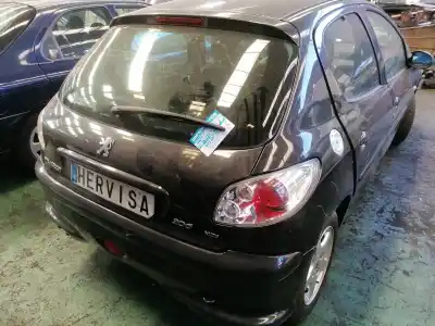 Veicolo di demolizione peugeot 206 berlina x-line refri dell'anno 2005 alimentato 8hz