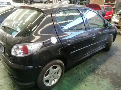 Veicolo di demolizione peugeot 206 berlina x-line refri dell'anno 2005 alimentato 8hz