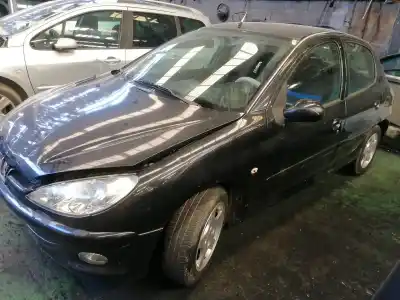 Veicolo di demolizione peugeot 206 berlina x-line refri dell'anno 2005 alimentato 8hz