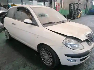 Veículo de Sucata lancia ypsilon (101) 1.4 16v oro (10.2006->) do ano 2003 alimentado 843a1000